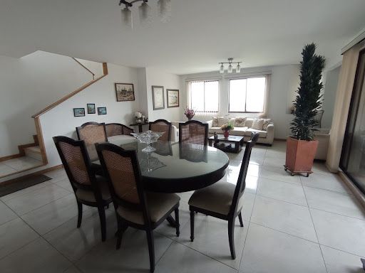Apartamento en arriendo Risaralda Pereira Los Angeles 160 m2 Habitaciones 3 Baños 3 Garajes 2 Precio $3500000