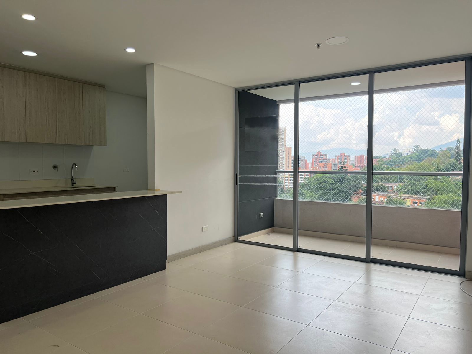 Apartamento en arriendo Antioquia Envigado La Mesa 89 m2 Habitaciones 3 Baños 2 Garajes 2 Precio $5150000