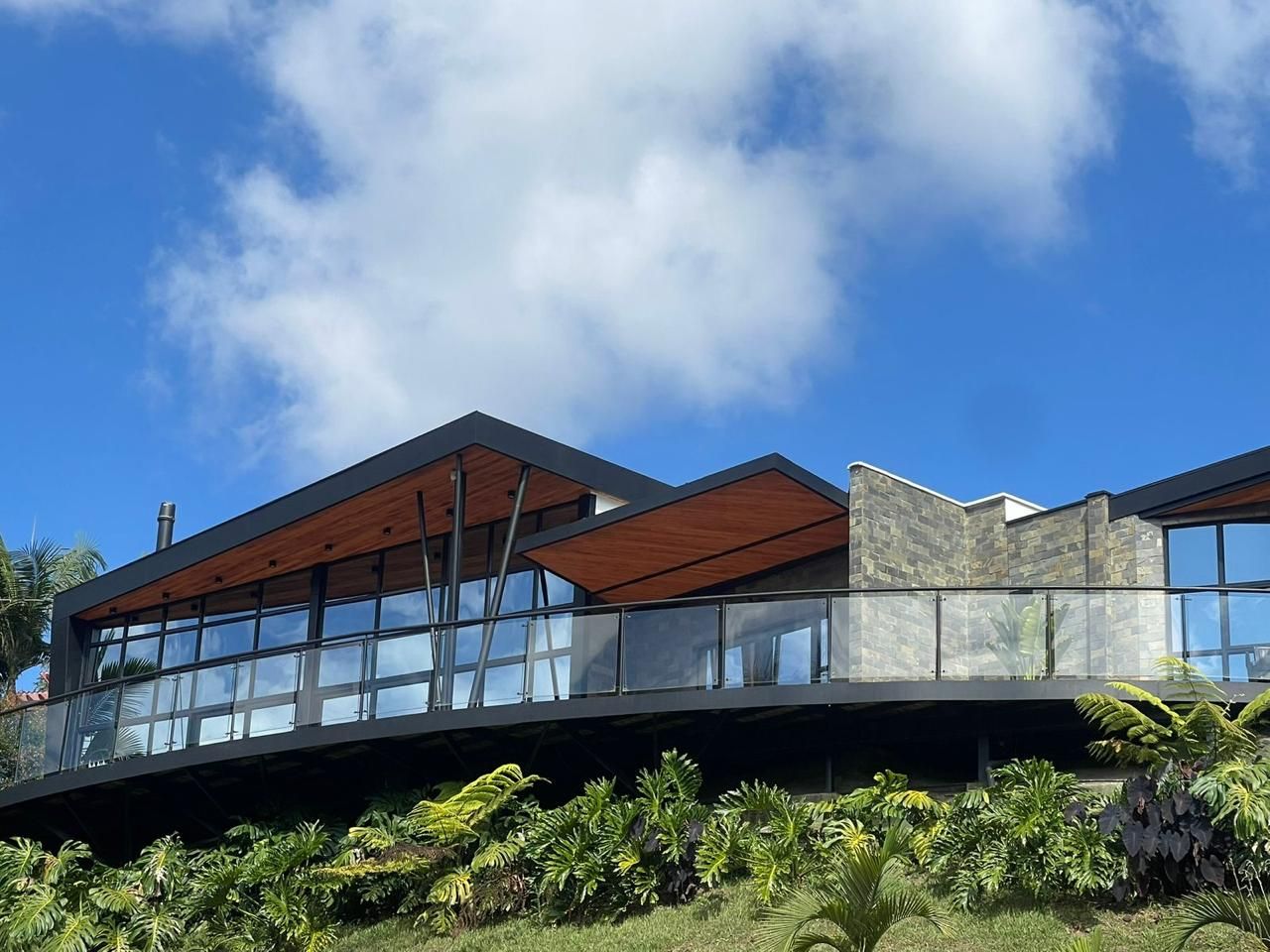 Finca en venta Antioquia Marinilla Belén 234 m2 Habitaciones 4 Baños 2 Garajes 2 Precio $1500000000