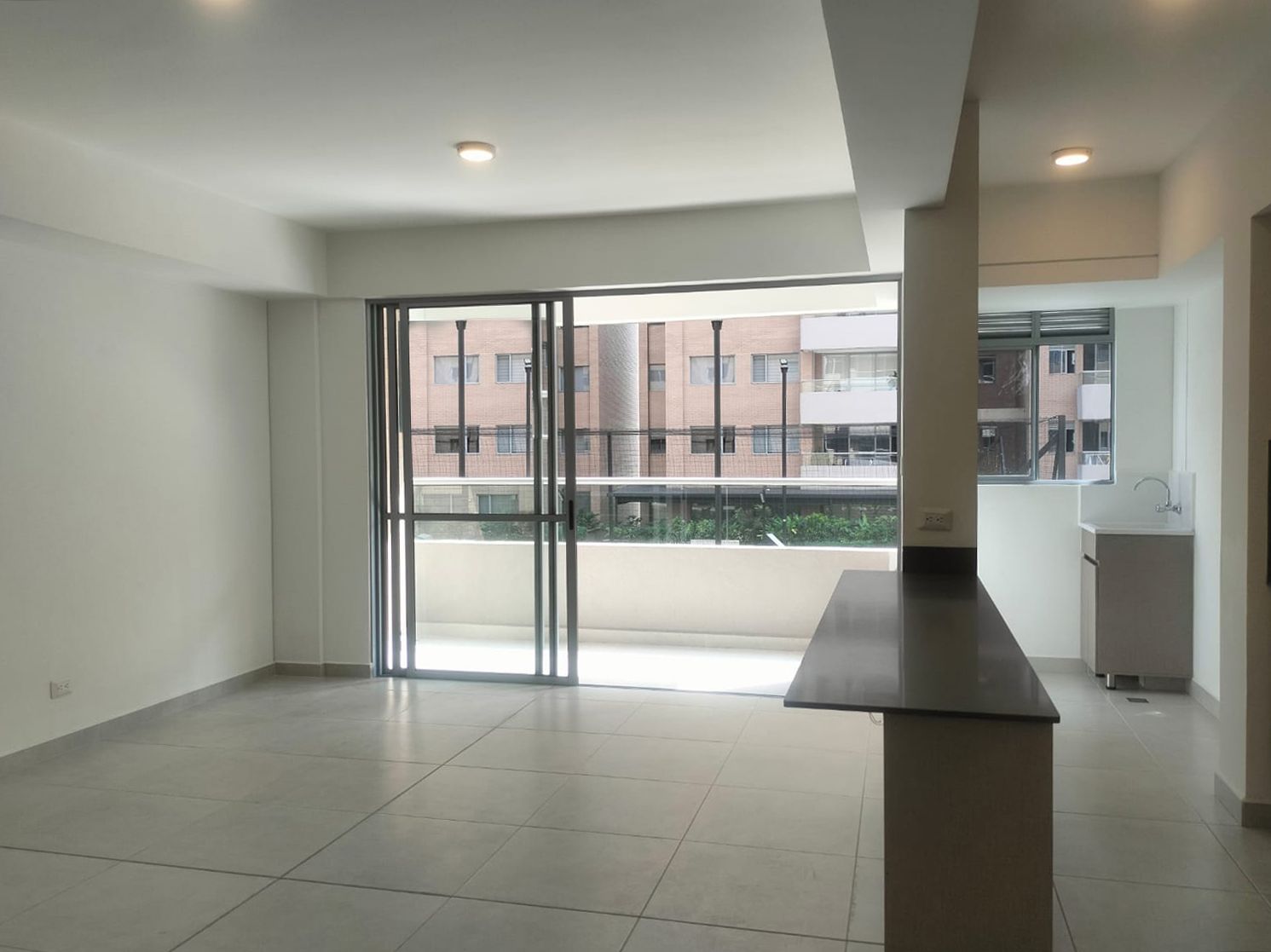 Apartamento en arriendo Antioquia Envigado Jardines 88 m2 Habitaciones 3 Baños 2 Garajes 2 Precio $4700000
