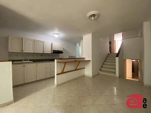 Apartamento en arriendo Antioquia Envigado Zona Centro 99 m2 Habitaciones 3 Baños 2 Garajes 0 Precio $2400000