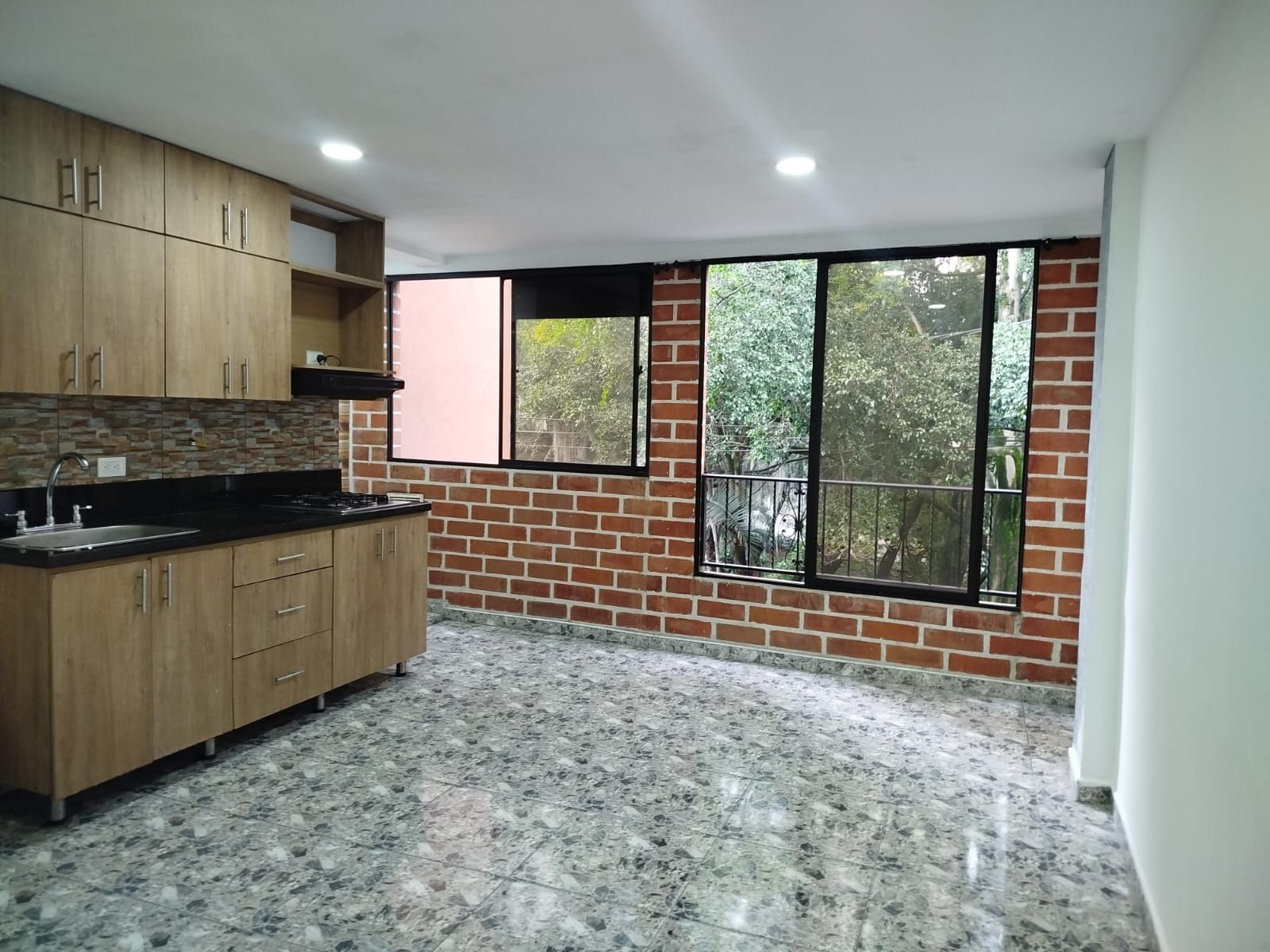 Apartamento en arriendo Antioquia Medellín Altavista 55 m2 Habitaciones 2 Baños 1 Garajes 0 Precio $2100000