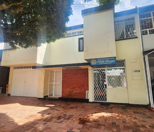 Casa en venta Santander Bucaramanga Campestre 250 m2 Habitaciones 5 Baños 5 Garajes 1 Precio $1100000000