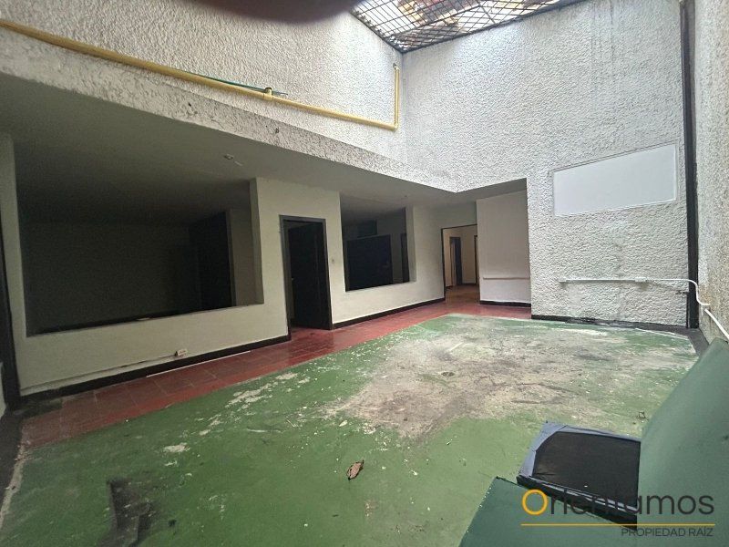 Casa en arriendo Antioquia Medellín Laureles 365 m2 Habitaciones 1 Baños 1 Garajes 0 Precio $4000000