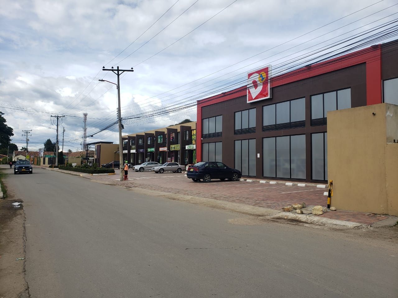 Local Comercial en venta Cundinamarca Chía Centro 300 m2 Habitaciones 0 Baños 0 Garajes 0 Precio $3500000000