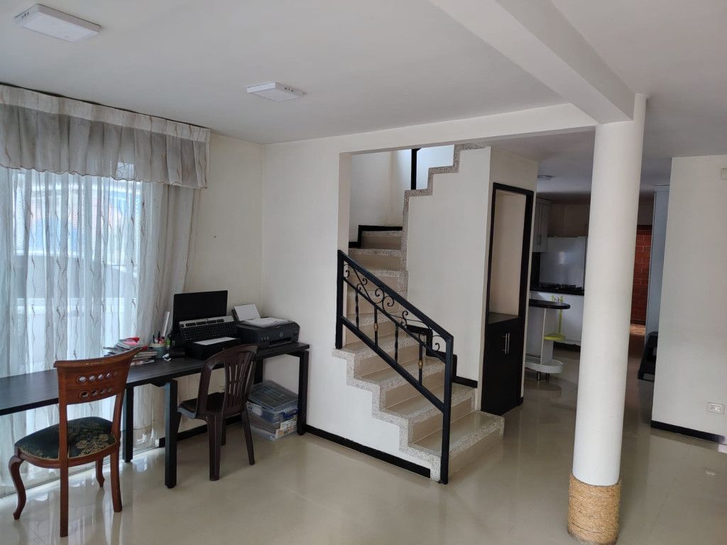 Casa en venta Valle Del Cauca Cali Ciudad 2000 180 m2 Habitaciones 5 Baños 5 Garajes 9 Precio $870000000