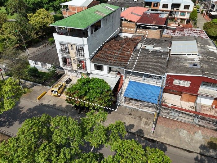Edificio en venta Valle Del Cauca Cali Villa Del Sur 250 m2 Habitaciones 7 Baños 5 Garajes 2 Precio $610000000