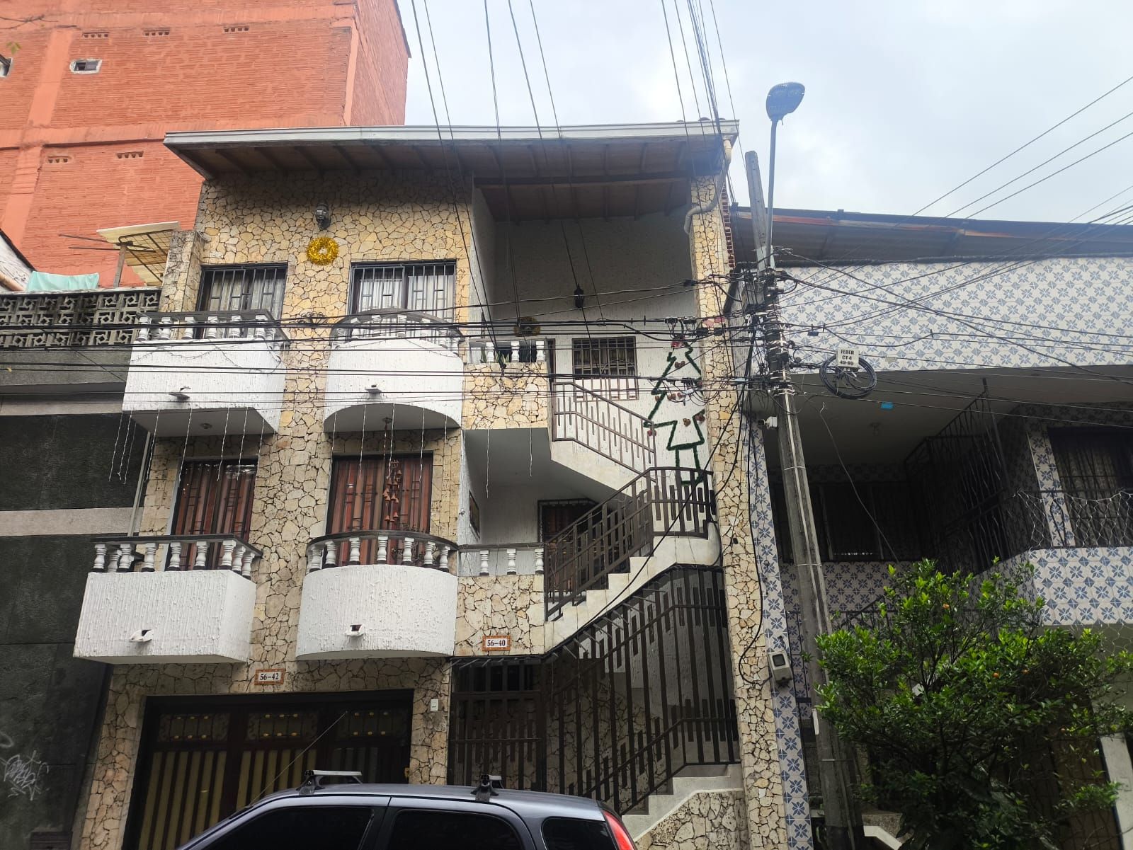 Apartamento en arriendo Antioquia Medellín Boston 109 m2 Habitaciones 3 Baños 3 Garajes 0 Precio $2500000