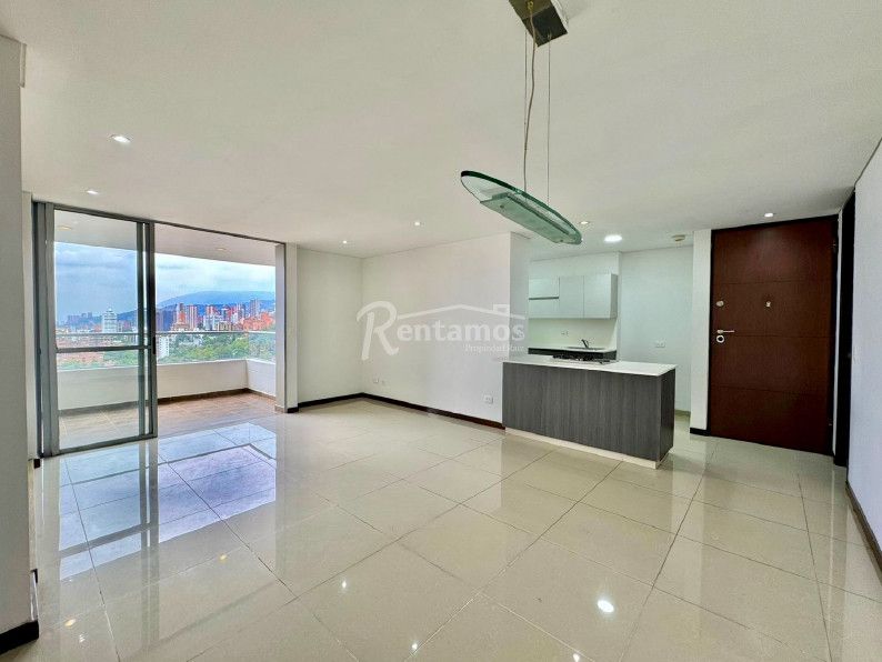 Apartamento en arriendo Antioquia Envigado El Chinguí 100 m2 Habitaciones 3 Baños 2 Garajes 2 Precio $5000000