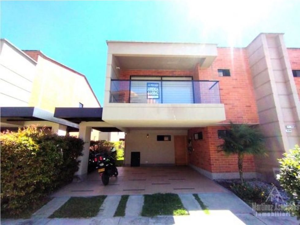 Casa en arriendo Antioquia Rionegro San Antonio 152 m2 Habitaciones 3 Baños 2 Garajes 2 Precio $4500000