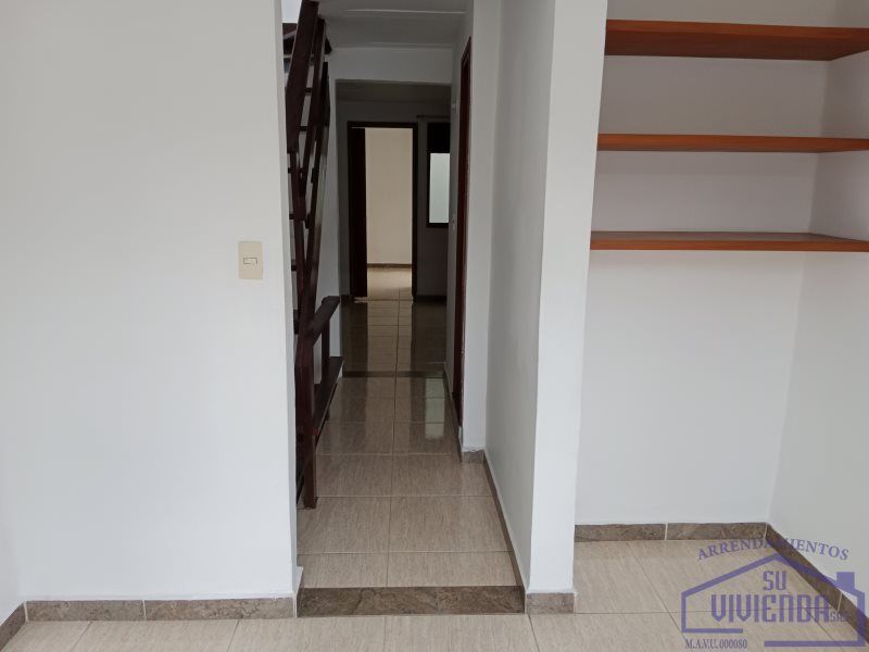Casa en arriendo Antioquia Medellín La Colina 80 m2 Habitaciones 3 Baños 2 Garajes 0 Precio $1900000