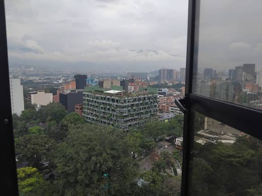 Oficina en arriendo Antioquia Medellín El Poblado 40 m2 Habitaciones 0 Baños 1 Garajes 1 Precio $3800000