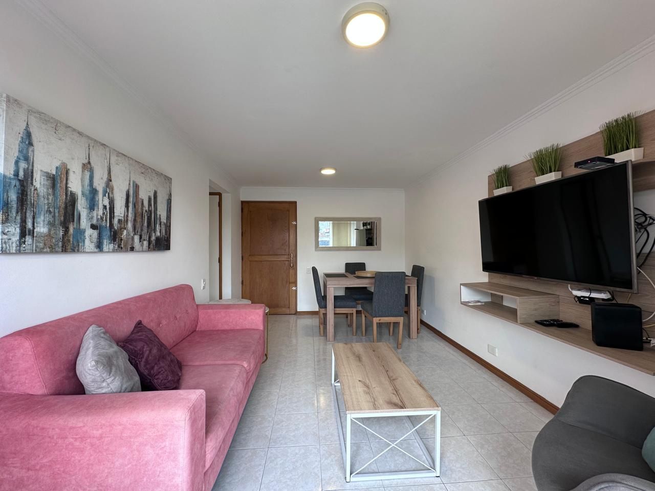 Apartamento en arriendo Antioquia Medellín Los Naranjos 60 m2 Habitaciones 2 Baños 2 Garajes 2 Precio $3350000