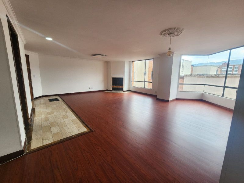 Apartamento en arriendo Cundinamarca Bogotá Los Cedritos 120 m2 Habitaciones 3 Baños 2 Garajes 1 Precio $4230000