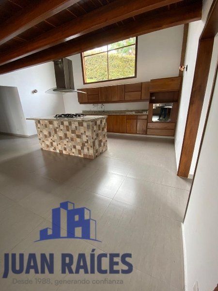 Casa en arriendo Antioquia Envigado San Rafael 400 m2 Habitaciones 4 Baños 4 Garajes 2 Precio $10000000