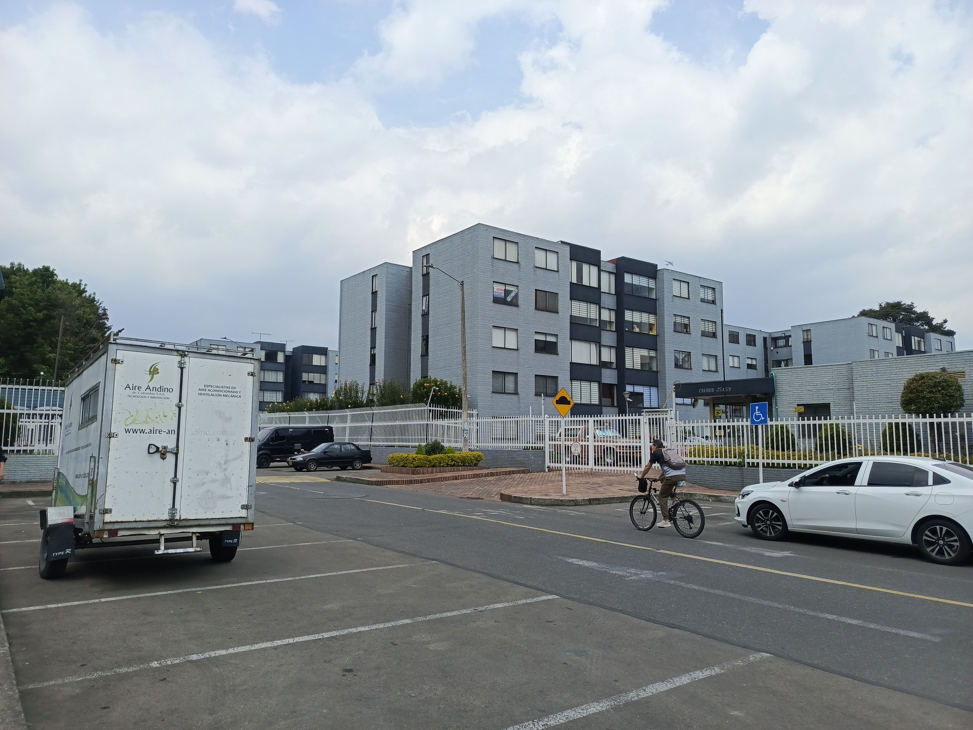 Apartamento en arriendo Cundinamarca Bogotá Metrópolis 90 m2 Habitaciones 3 Baños 2 Garajes 1 Precio $2850000