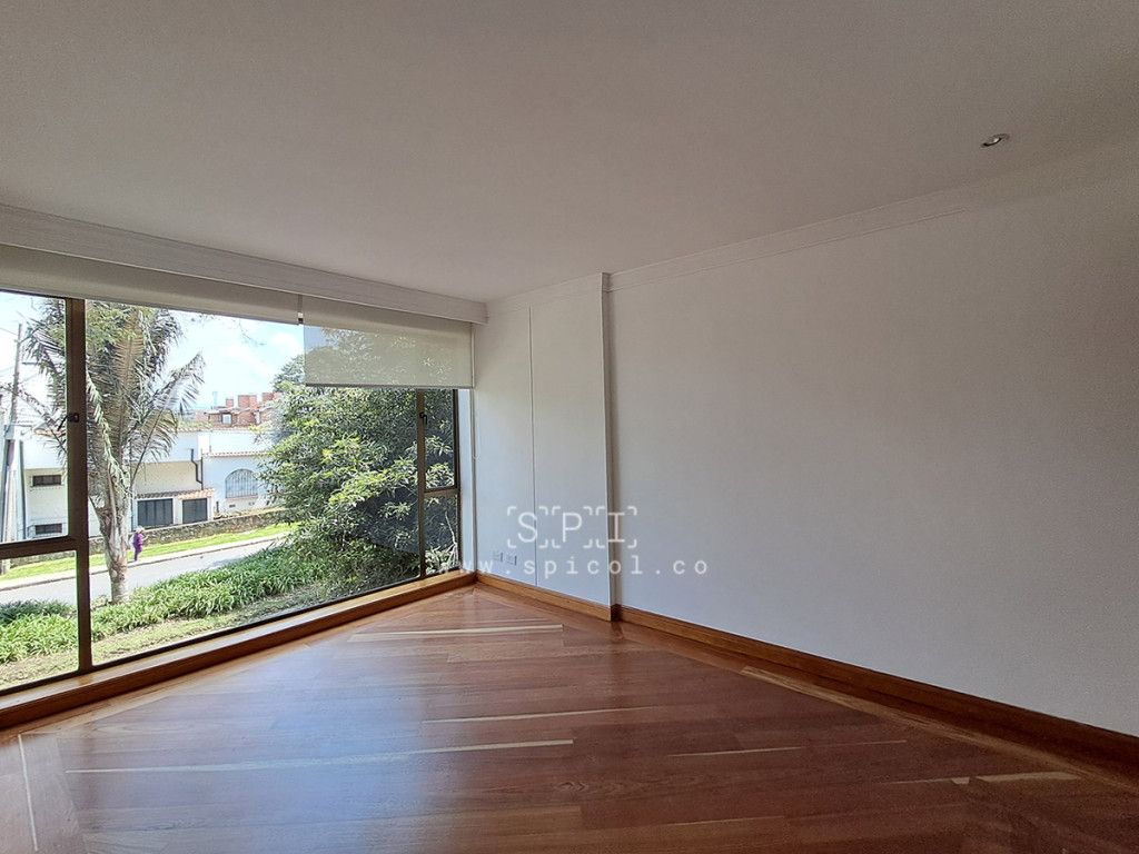 Apartamento en arriendo Cundinamarca Bogotá Santa Ana Oriental 220 m2 Habitaciones 3 Baños 5 Garajes 3 Precio $13900000