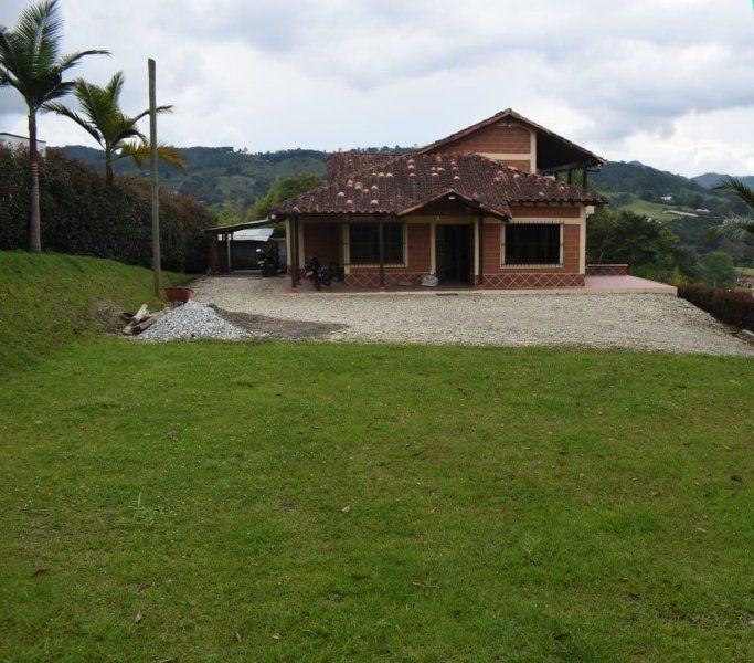 Finca en arriendo Antioquia Rionegro Rionegro 1500 m2 Habitaciones 4 Baños 3 Garajes 0 Precio $6600000