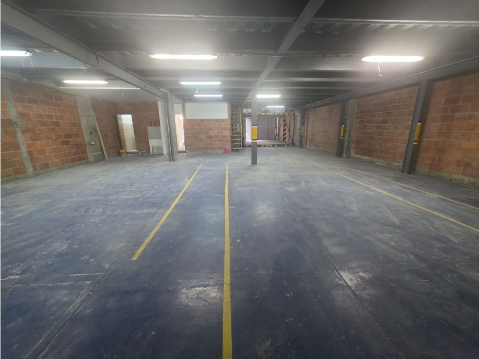 Bodega en arriendo Antioquia Medellín Medellín 700 m2 Habitaciones 0 Baños 3 Garajes 1 Precio $25000000