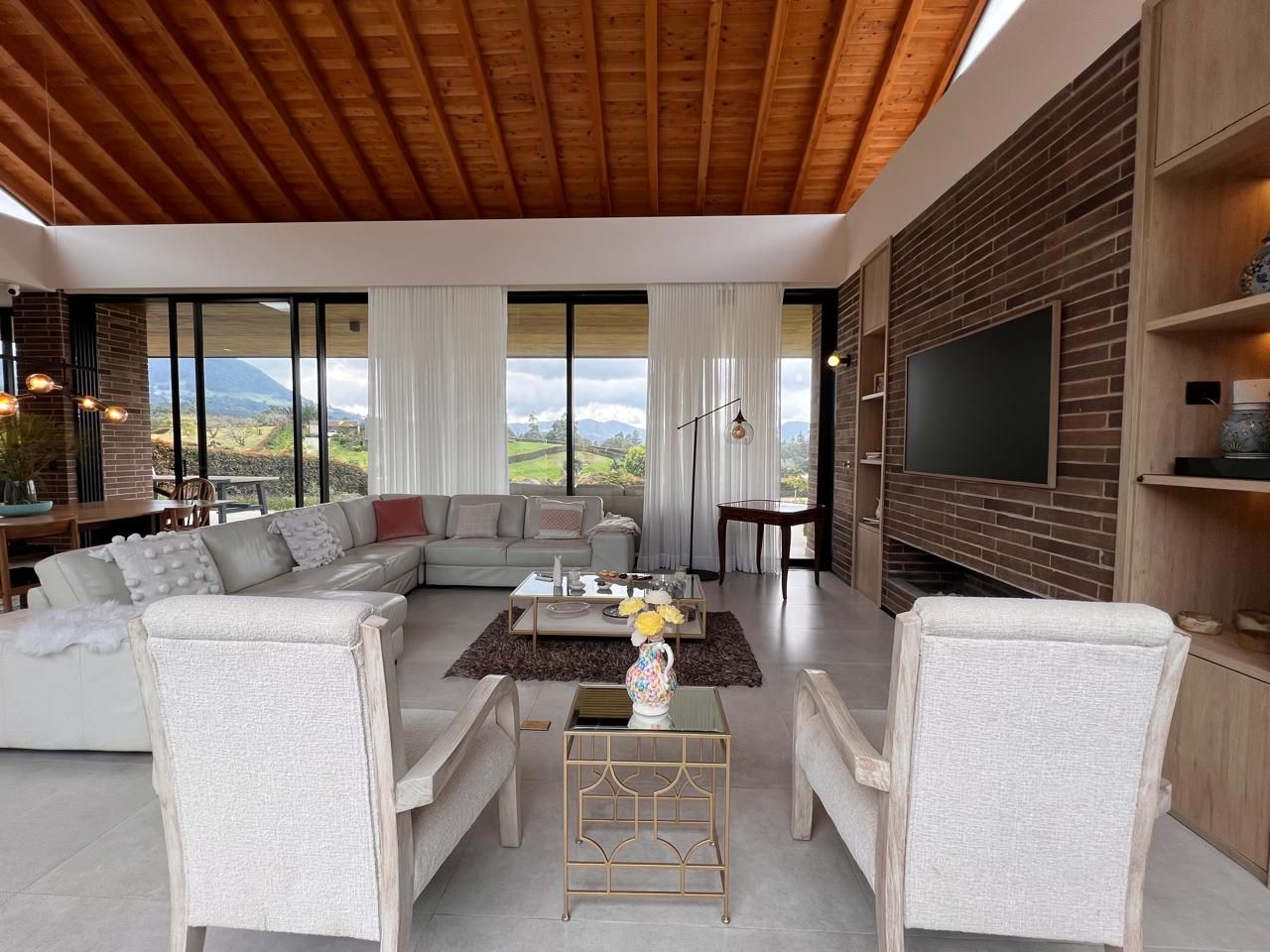 Casa en venta Antioquia La Ceja Arrayanes 370 m2 Habitaciones 3 Baños 4 Garajes 2 Precio $3450000000