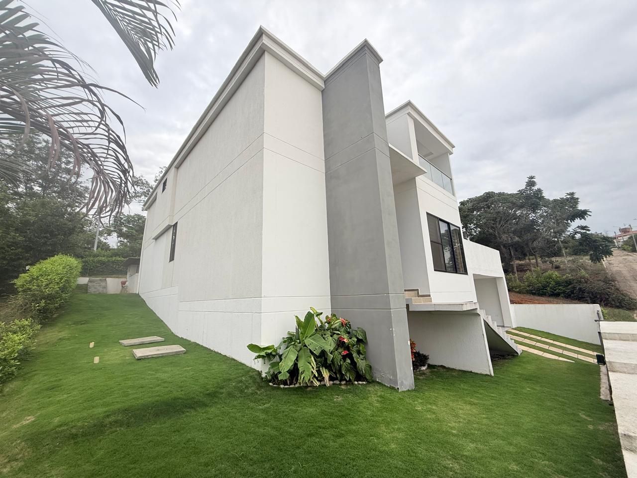 Casa Campestre en arriendo o venta Santander Girón Almenares De San Juan 200 m2 Habitaciones 4 Baños 5 Garajes 4 Precio venta $1350000000 Precio arriendo $6500000