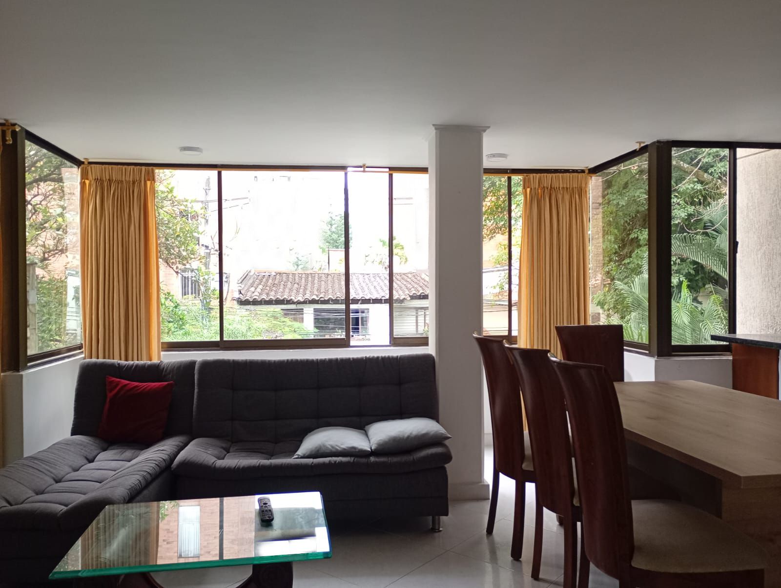 Apartamento en arriendo Antioquia Medellín Los Conquistadores 110 m2 Habitaciones 4 Baños 2 Garajes 1 Precio $5600000