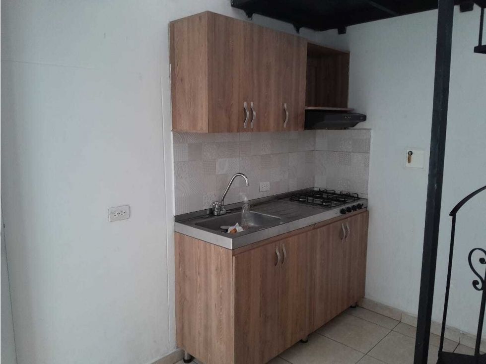 Apartaestudio en venta Antioquia Medellín Manrique Central No1 187 m2 Habitaciones 9 Baños 9 Garajes 0 Precio $1300000000