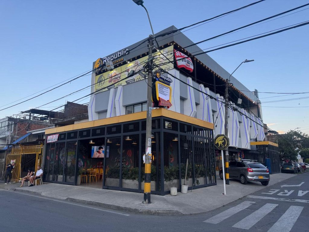 Edificio en venta Valle Del Cauca Cali República De Israel 700 m2 Habitaciones 0 Baños 6 Garajes 5 Precio $980000000