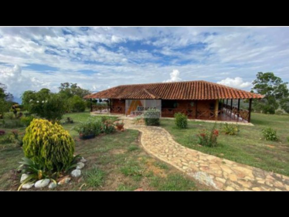 Casa Campestre en venta Santander Los Santos Los Santos 300 m2 Habitaciones 5 Baños 3 Garajes 2 Precio $800000000