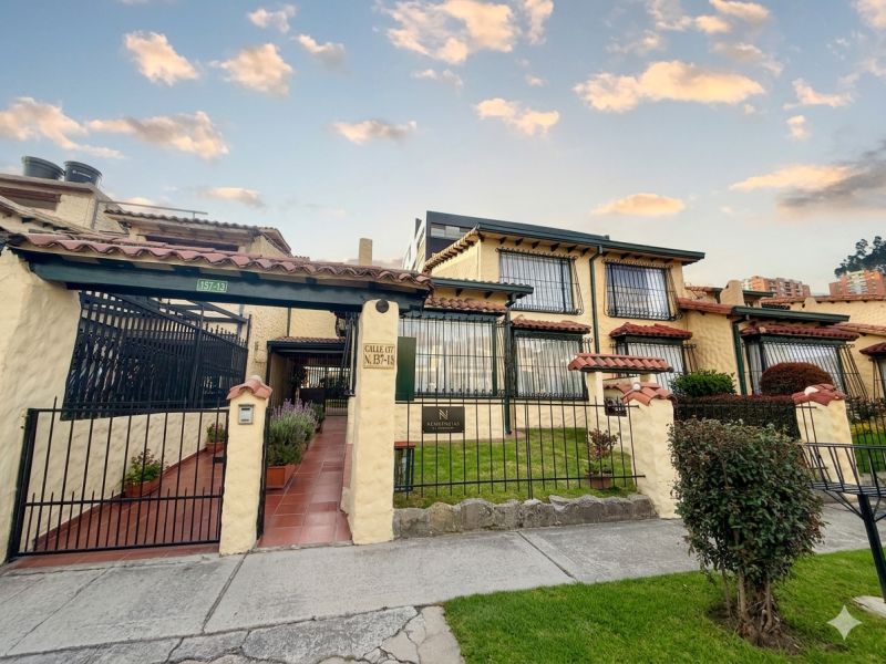 Casa en venta Cundinamarca Bogotá San José Del Prado 243 m2 Habitaciones 3 Baños 3 Garajes 2 Precio $1280000000
