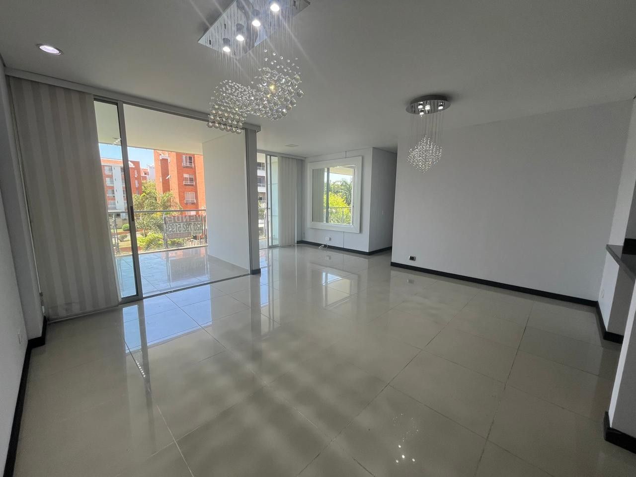 Apartamento en venta Valle Del Cauca Cali Parcelaciones Pance 110 m2 Habitaciones 3 Baños 3 Garajes 2 Precio $700000000