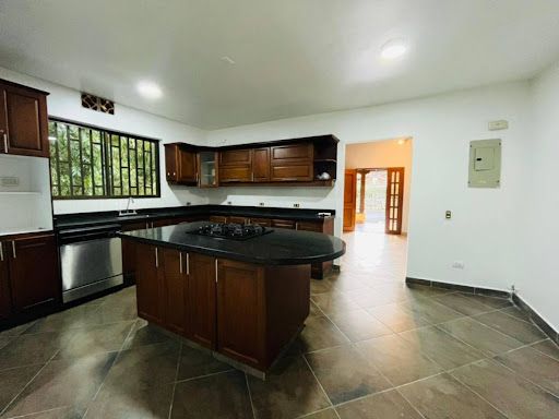 Casa en arriendo Antioquia Envigado El Salado 3100 m2 Habitaciones 4 Baños 4 Garajes 4 Precio $8500000