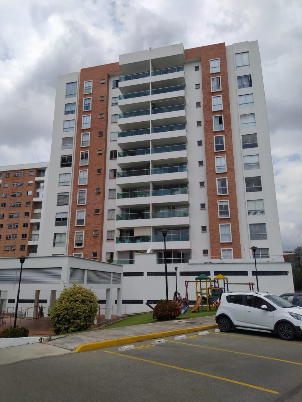Apartamento en arriendo Norte De Santander Cúcuta Cr San Isidro 129 m2 Habitaciones 3 Baños 4 Garajes 2 Precio $3500000