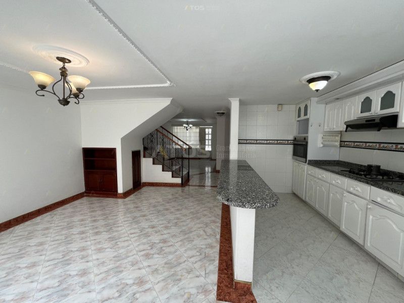 Casa en arriendo Boyacá Tunja Ub Las Quintas 220 m2 Habitaciones 5 Baños 4 Garajes 1 Precio $2900000