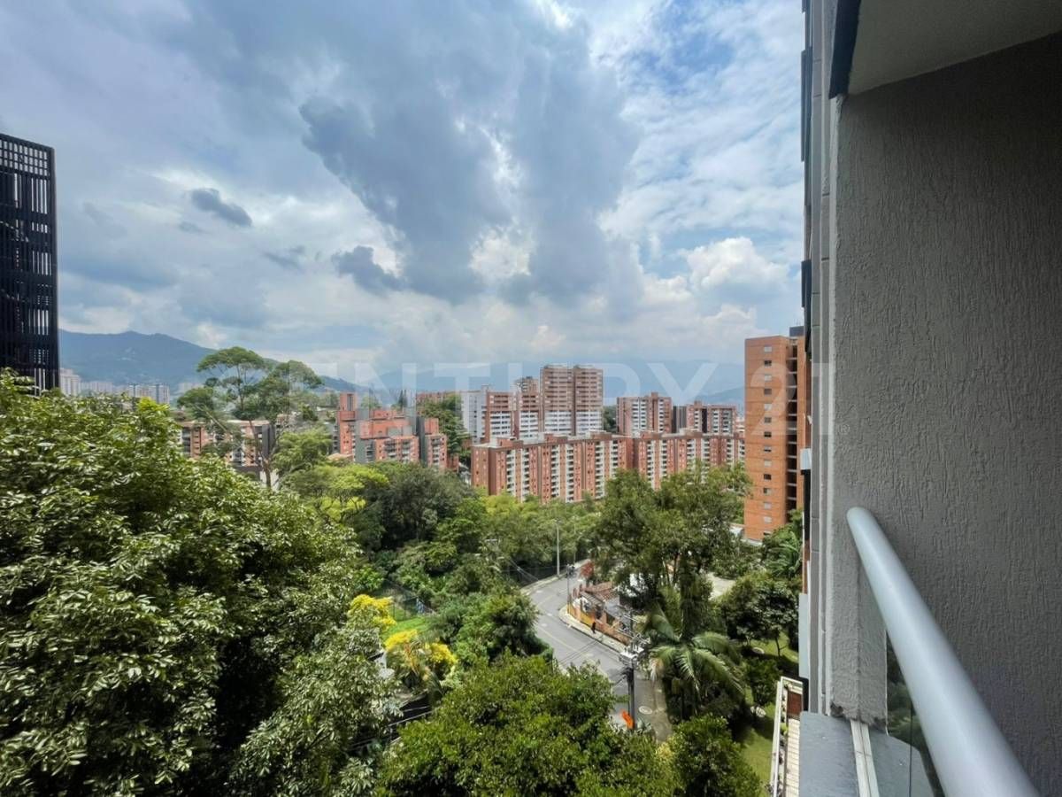 Apartamento en arriendo Antioquia Envigado El Esmeraldal 76 m2 Habitaciones 2 Baños 2 Garajes 2 Precio $3800000