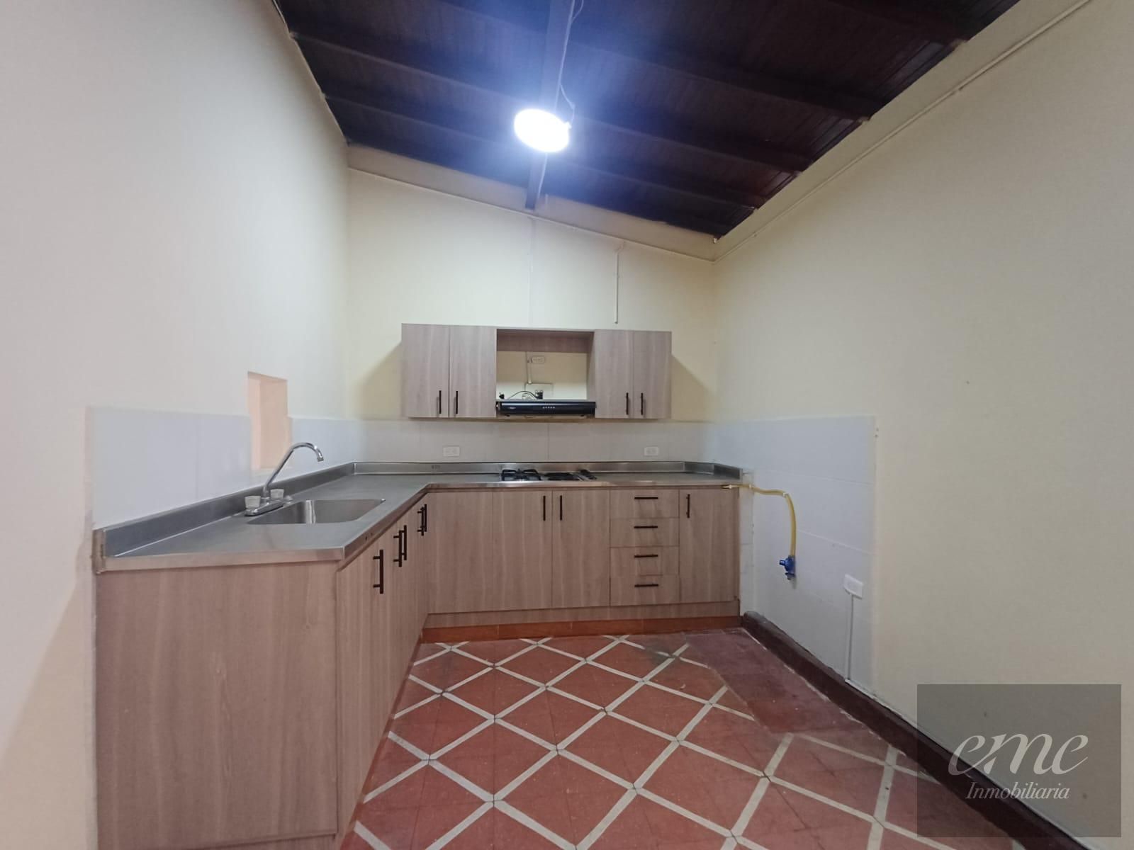 Apartamento en arriendo Antioquia Medellín Rosales 140 m2 Habitaciones 4 Baños 2 Garajes 0 Precio $3000000