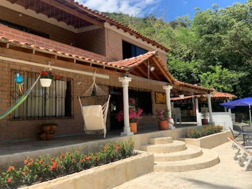 Finca en venta Antioquia Santafé De Antioquia Santafé De Antioquia 1000 m2 Habitaciones 4 Baños 2 Garajes 3 Precio $850000000