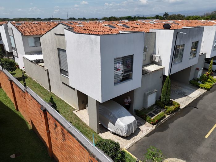 Apartamento en arriendo Valle Del Cauca Jamundí Cr Turpial 100 m2 Habitaciones 3 Baños 3 Garajes 2 Precio $2200000