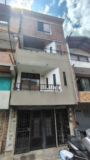 Edificio en venta Antioquia Medellín Campo Valdes No1 480 m2 Habitaciones 10 Baños 7 Garajes 2 Precio $1200000000