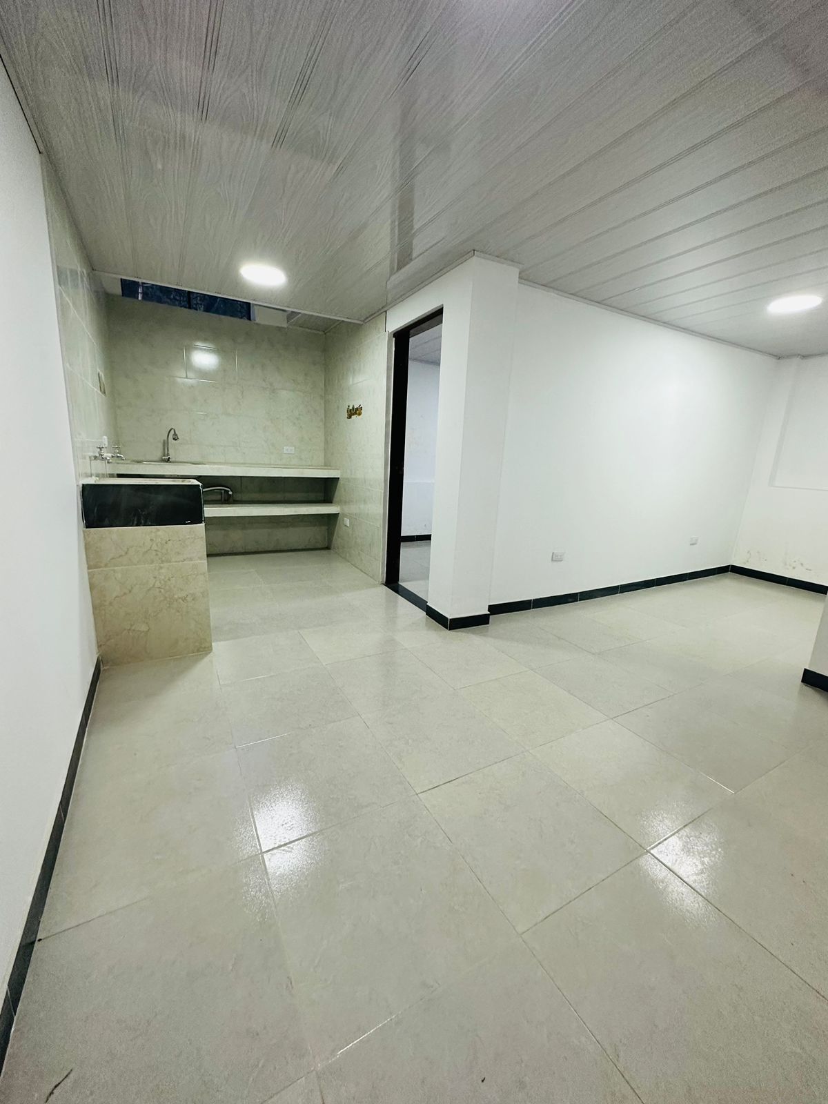 Bodega en arriendo Cundinamarca Bogotá Tivaque 100 m2 Habitaciones 0 Baños 1 Garajes 1 Precio $3200000