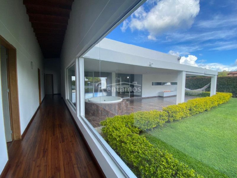 Casa en venta Antioquia Rionegro Rionegro 350 m2 Habitaciones 4 Baños 5 Garajes 3 Precio $3650000000
