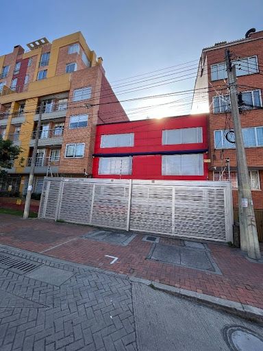 Oficina en arriendo Cundinamarca Bogotá Las Américas 430 m2 Habitaciones 0 Baños 4 Garajes 10 Precio $16000000