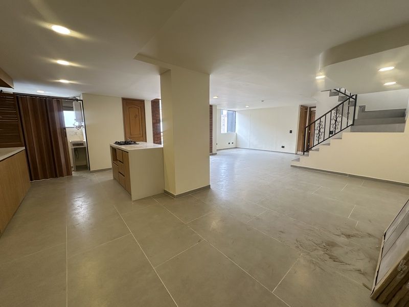 Apartamento en arriendo Antioquia Envigado Jardines 215 m2 Habitaciones 4 Baños 4 Garajes 2 Precio $7500000