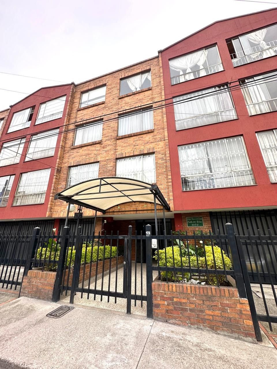 Apartamento en venta Cundinamarca Bogotá El Laurel 30 m2 Habitaciones 2 Baños 2 Garajes 1 Precio $260000000