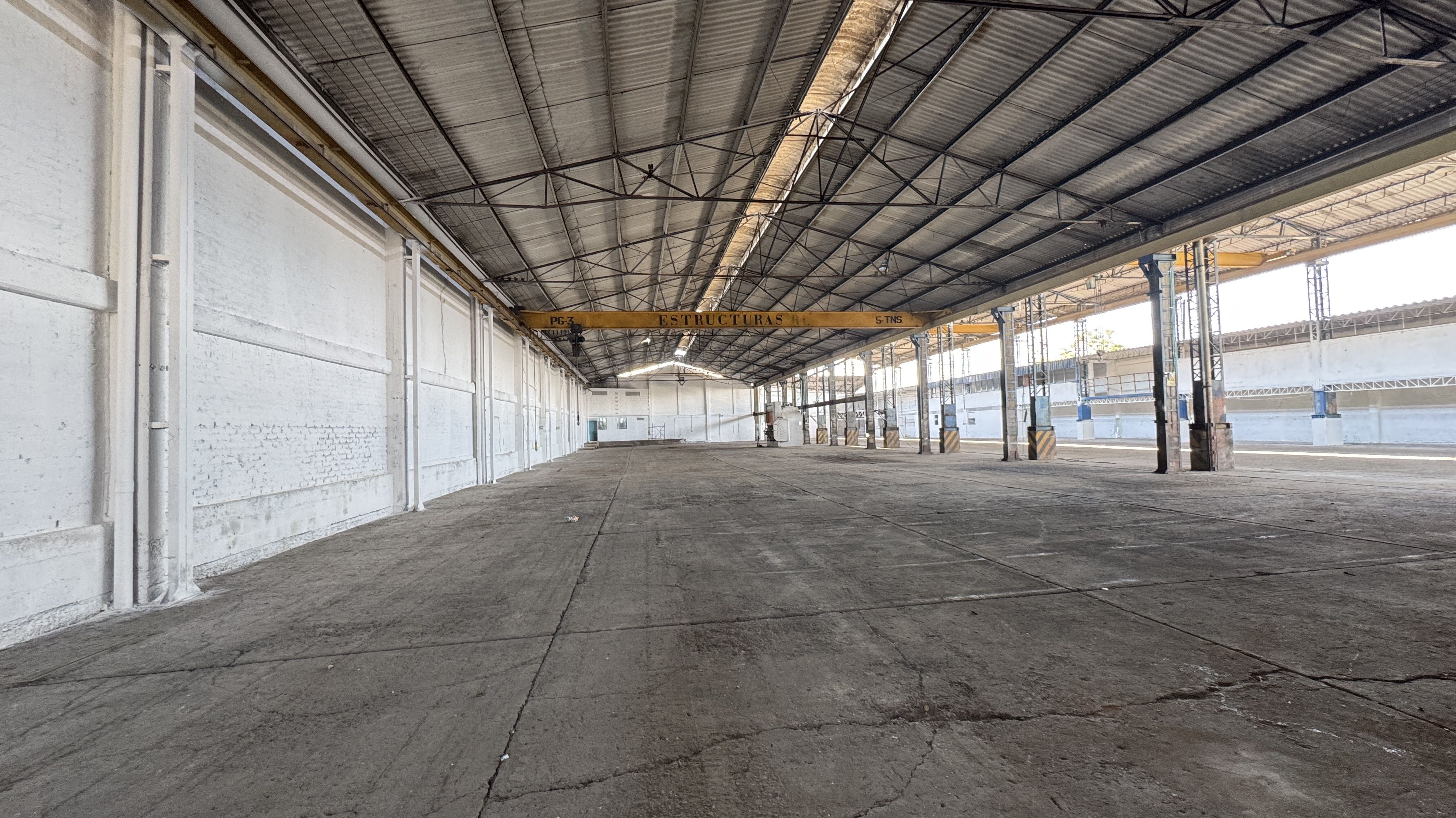 Bodega en arriendo Valle Del Cauca Cali Ub La Flora 2777 m2 Habitaciones 0 Baños 4 Garajes 6 Precio $38000000