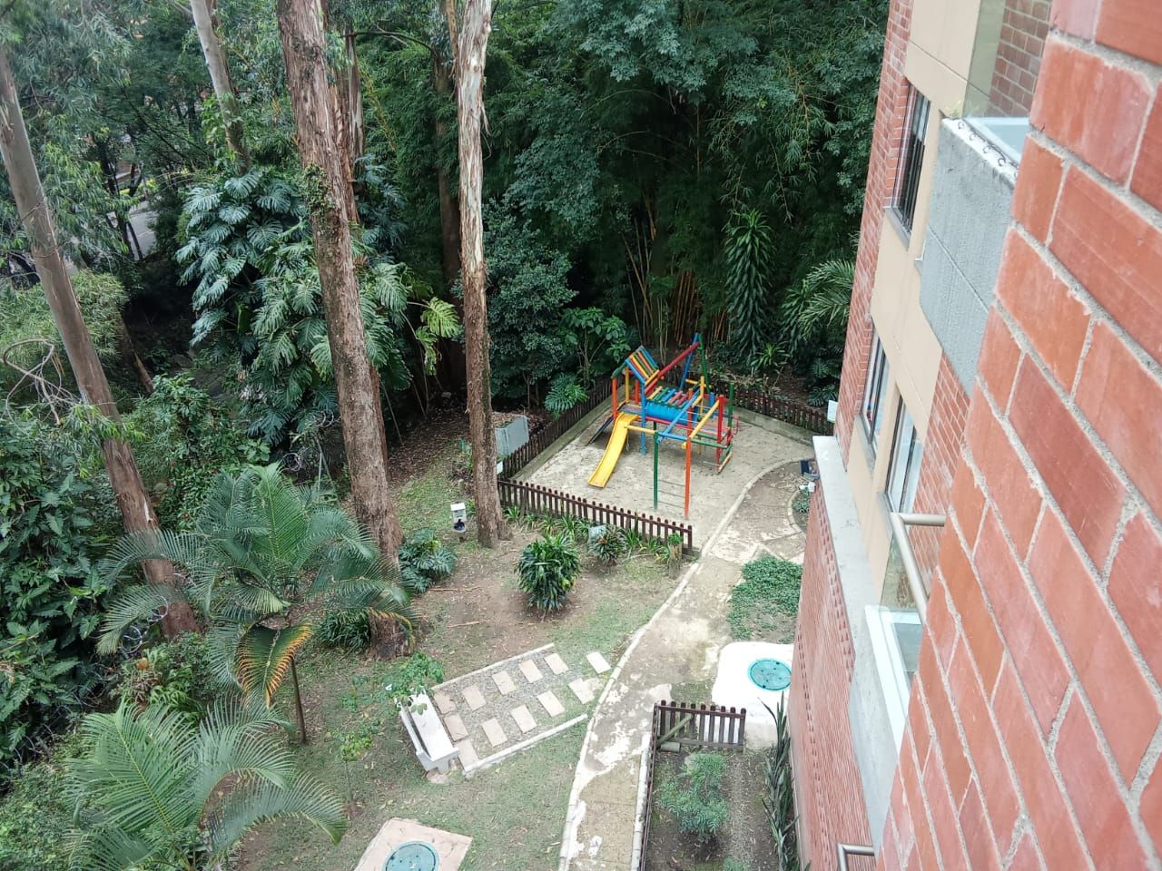 Apartamento en arriendo Antioquia Envigado Loma De Las Brujas 65 m2 Habitaciones 2 Baños 2 Garajes 1 Precio $2800000