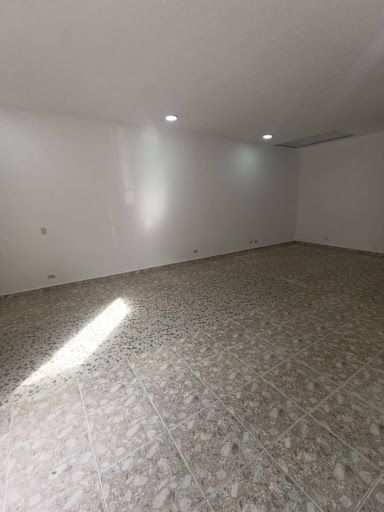 Local en arriendo Valle Del Cauca Cali Cañaverales - Los Samanes 60 m2 Habitaciones 0 Baños 1 Garajes 1 Precio $1200000