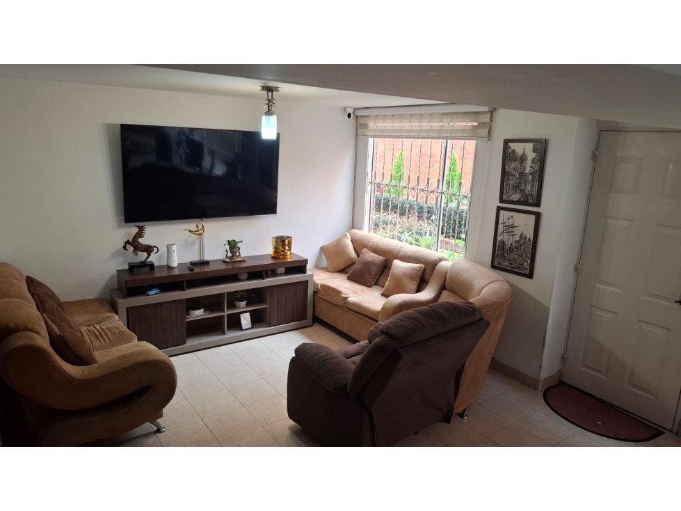 Casa en venta Cundinamarca Bogotá Capellanía 106 m2 Habitaciones 3 Baños 2 Garajes 1 Precio $520000000