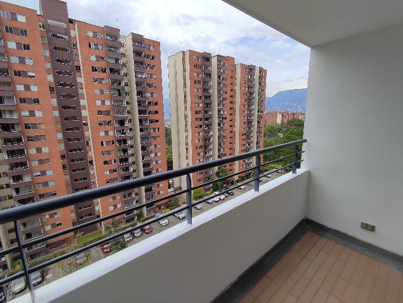 Apartamento en arriendo Antioquia Medellín Astorga 65 m2 Habitaciones 3 Baños 2 Garajes 0 Precio $2550000