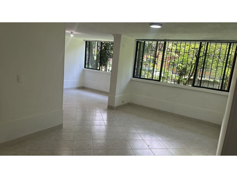 Apartamento en arriendo Antioquia Medellín Urbanizacion Carlos E Restrepo 110 m2 Habitaciones 3 Baños 2 Garajes 0 Precio $3500000